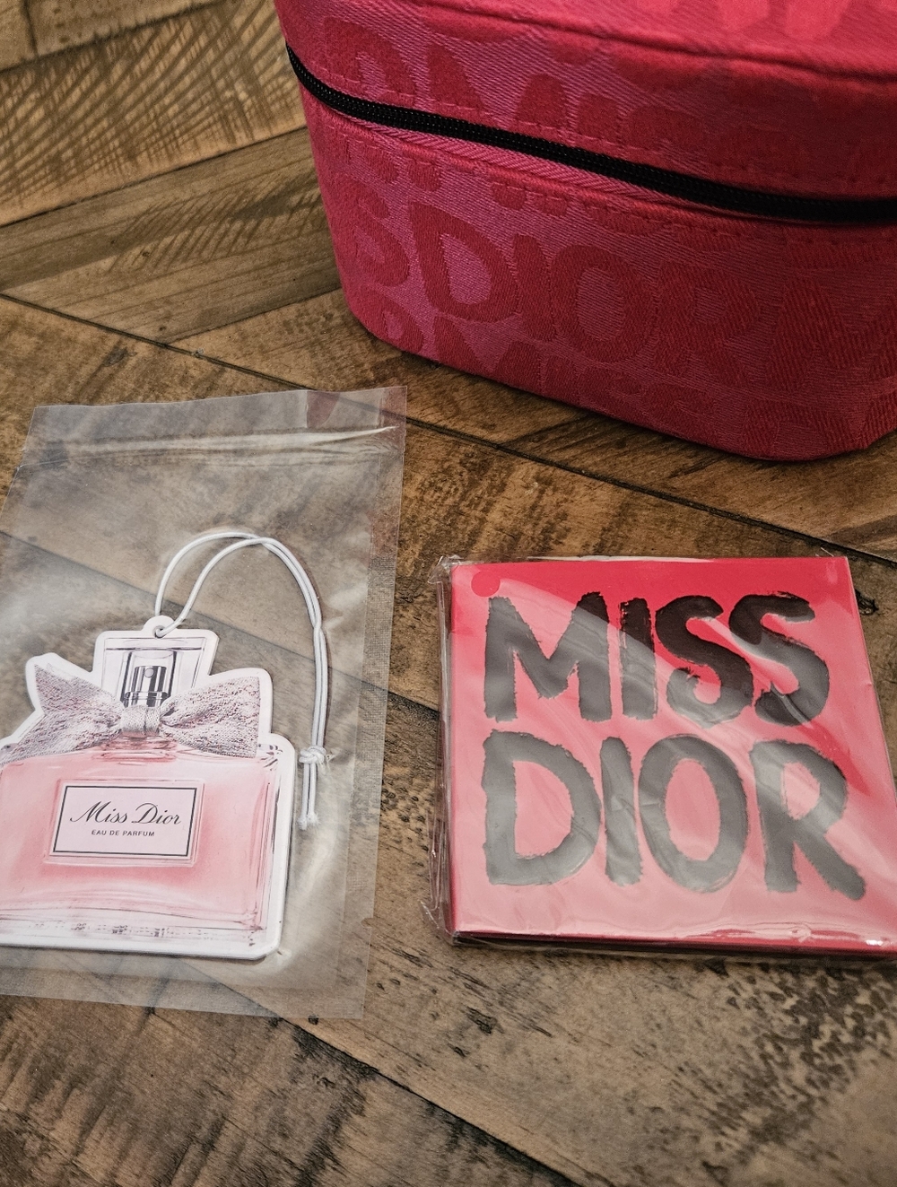 NEW DIOR Miss Dior Hot Pink Cosmetic Case Set Bloc Notepad & Scented Freshie - Picture 5 of 16